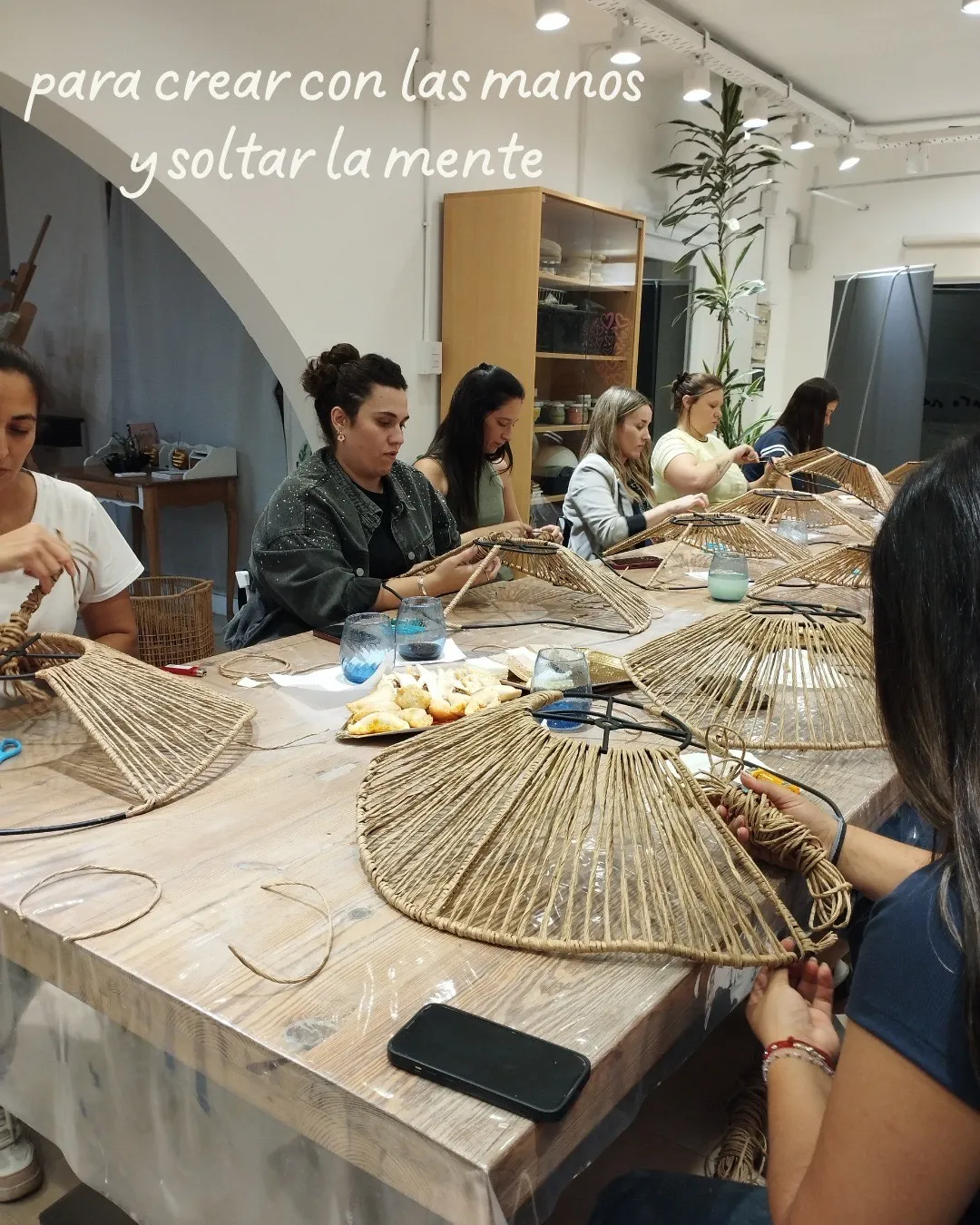 Ambiente de taller de macramé Bohemia Deco